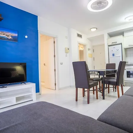 Atico Con Vistas Al Mar En El Centro De La Caleta