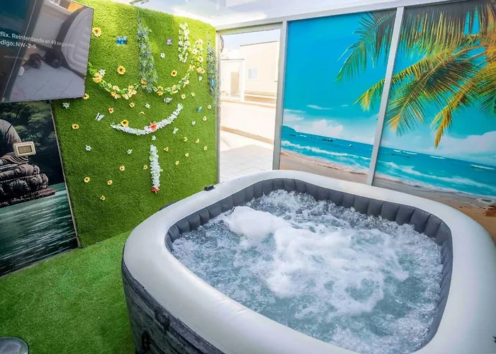 Atico Con Vistas Al Mar En El Centro De La Caleta * أذيخي